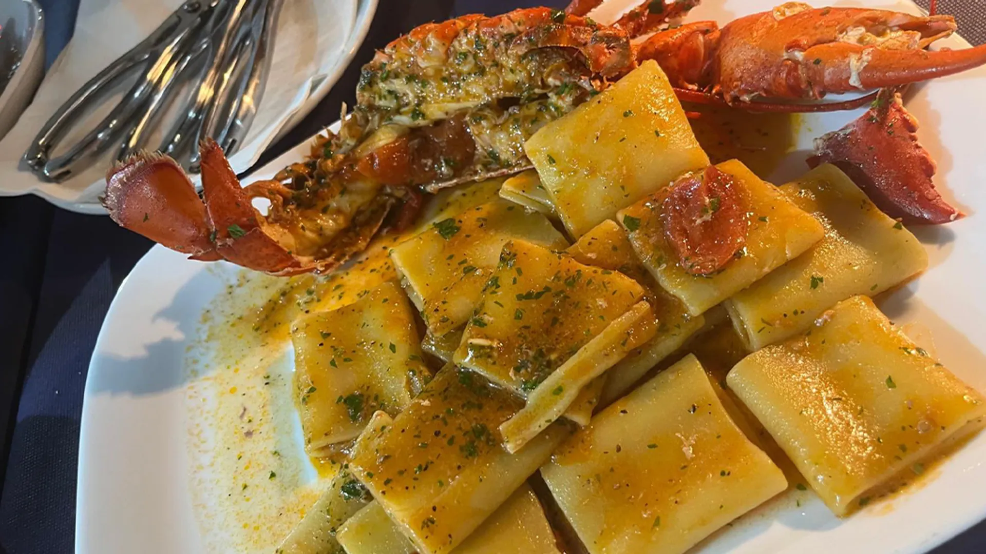 Paccheri all'astice, primo di pesce di Lu Tata N'zinu a Otranto